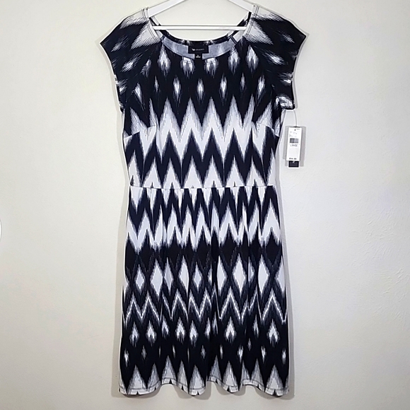 AB Studio black and white chevron print size L dress NWT - Picture 1 of 8